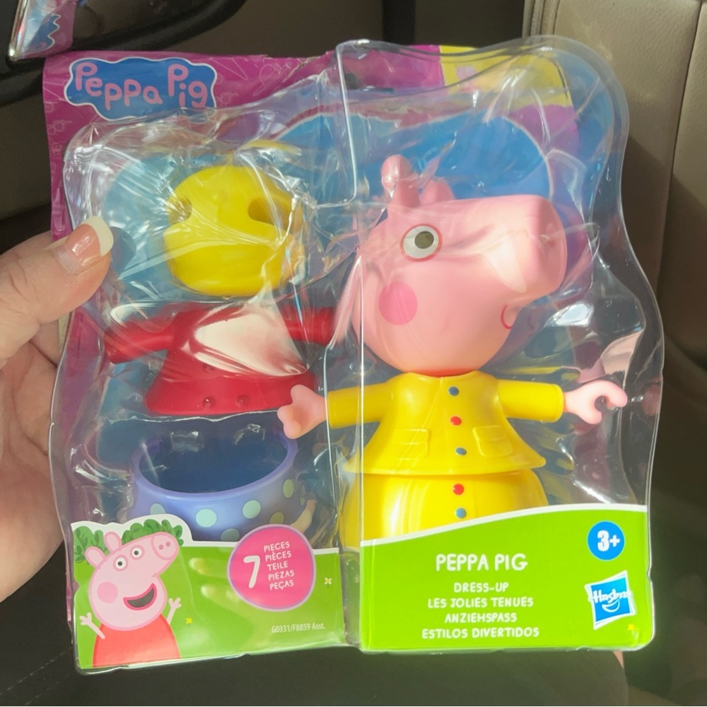 Hasbro Peppa Pig Action Figures Yellow and Red